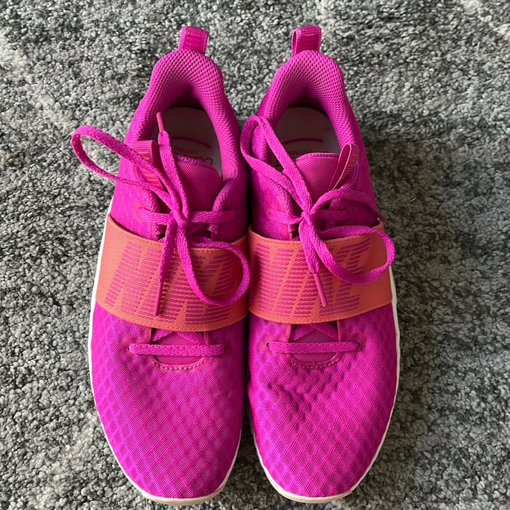 Nike Renew comfort athletic shoes size 7.5